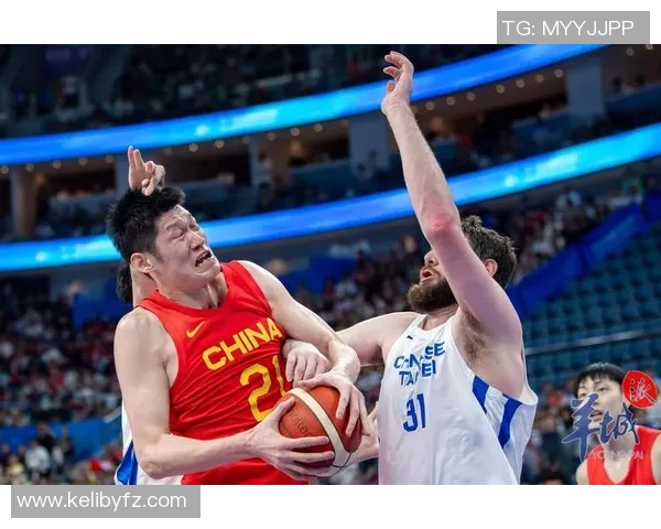 中国男篮迎战捷克队全力争胜展现实力与团队合作精神