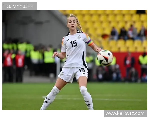 德国女足与丹麦女足比赛因故推迟引发球迷热议与期待 德国女足与丹麦女足比赛因故推迟引发球迷热议与期待