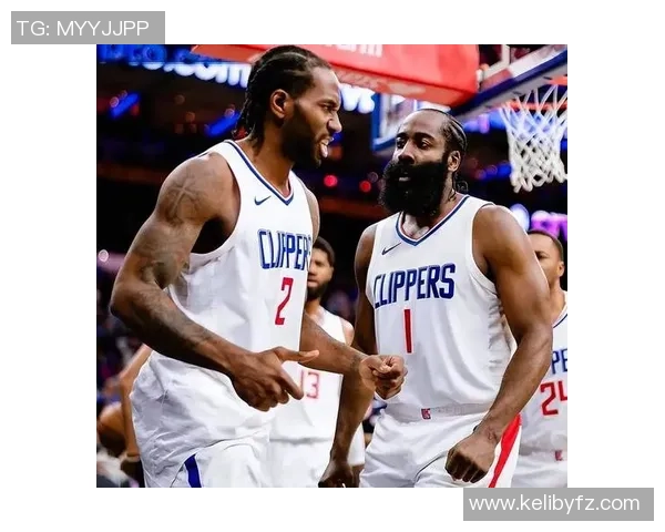 快船与独行侠对决詹姆斯的精彩表现引发球迷热议 快船与独行侠对决詹姆斯的精彩表现引发球迷热议